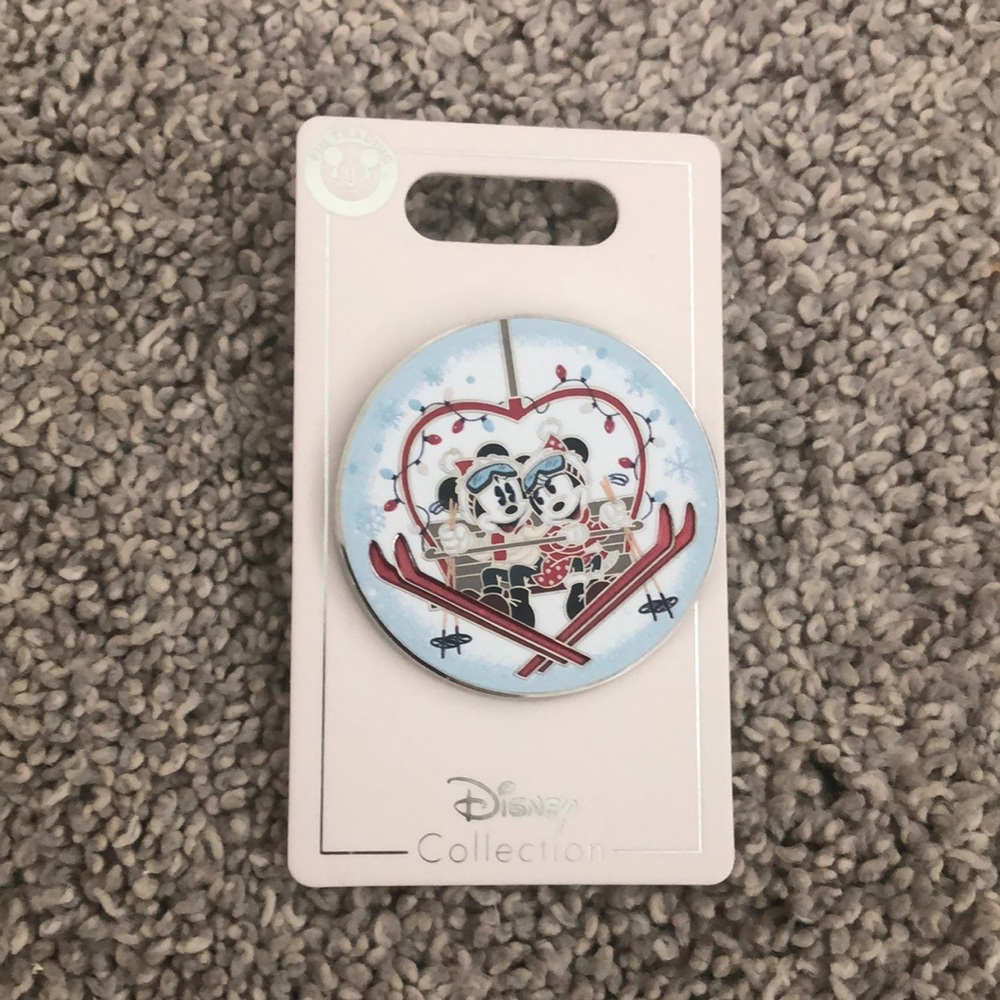 Disney Mickey and Minnie Vintage Skiing Pin